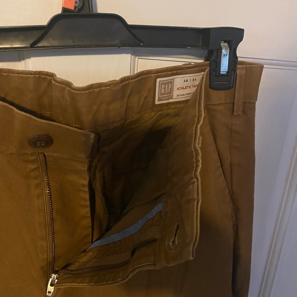 GAP Men's Tan Athletic Fit Chinos